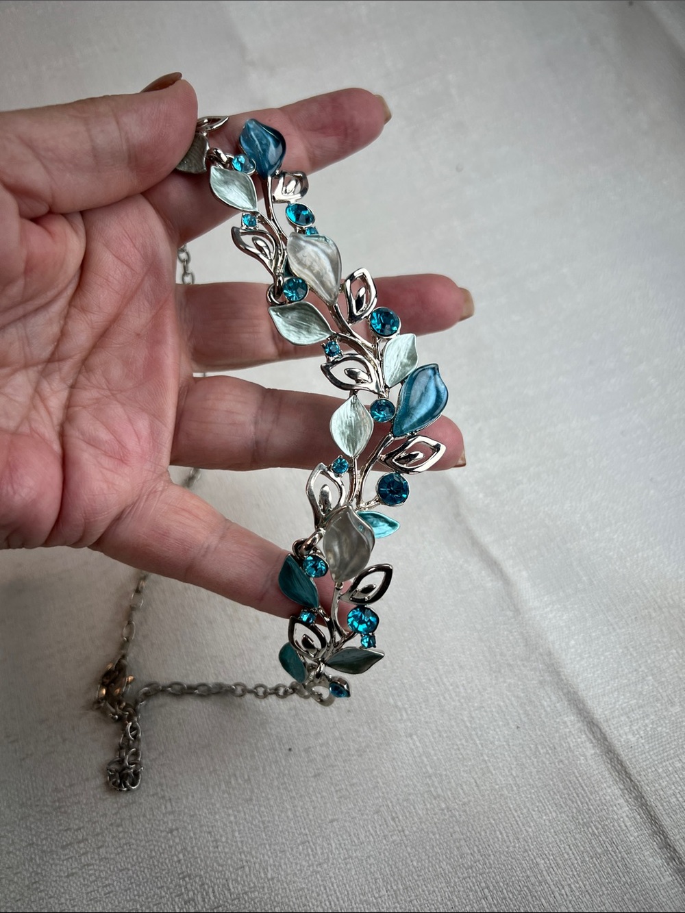 Jewelry 3 piece set beautiful blues with bracelet necklace and earrings set - Picture 4 of 5